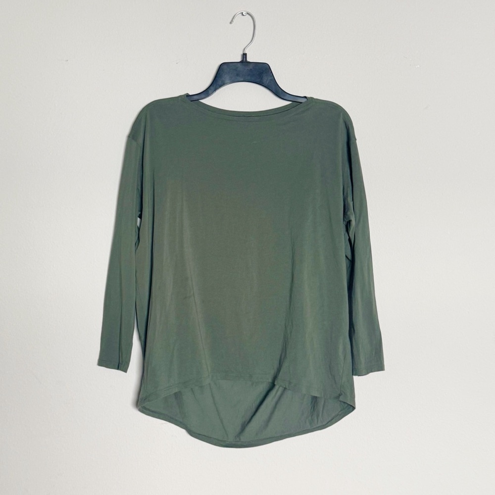 🌿Final Sale 
Athletic Green Shirt‎